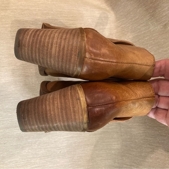 LUCKY BRAND Sz 6 Distressed Stacked  Heel Tulip Top Leather Ankle Booties - Picture 7 of 10